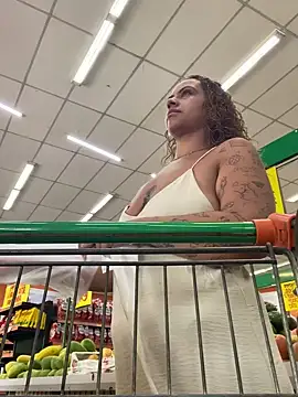 Chloe Leaozinho online show from 02/03/26, 02:00