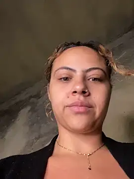 Snapshot of Chloe_Leaozinho chatting on 05/11/26, 01:34 Chloe Leaozinho online show from 05/11/26, 01:34