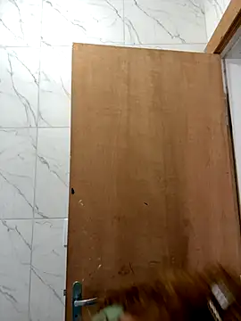 Chloe Leaozinho online show from 11/04/25, 06:22