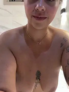 Chloe Leaozinho online show from 04/06/26, 11:50