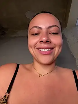 Chloe Leaozinho online show from 07/10/26, 12:49