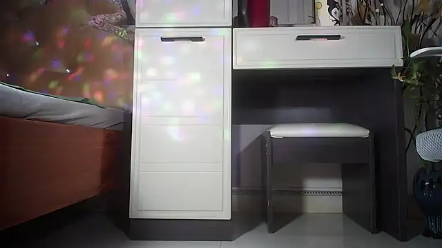 lyly asian online show from 03/21/26, 08:15