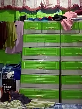 pretty me092121 online show from 12/18/25, 05:28