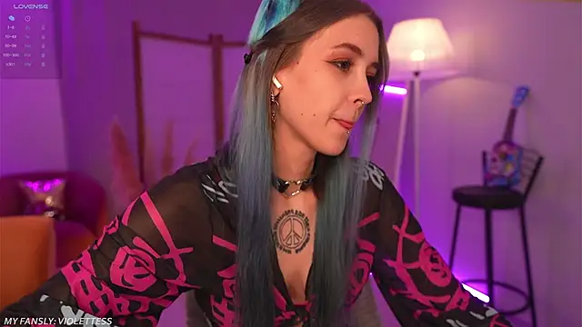 Snapshot of violetesa chatting on 12/17/25, 10:53 violetesa online show from 12/17/25, 10:53