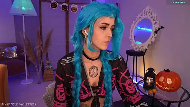 Snapshot of violetesa chatting on 10/31/25, 11:40 violetesa online show from 10/31/25, 11:40
