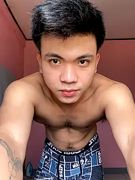 Snapshot of JerichoGutierez chatting on 12/17/25, 03:44 JerichoGutierez online show from 12/17/25, 03:44