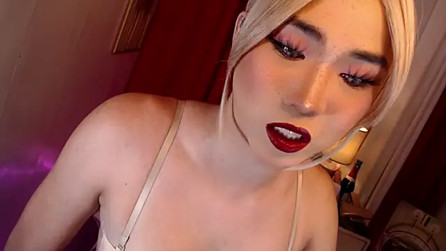 Snapshot of _AsianHinata_ chatting on 07/19/26, 12:19 AsianHinata online show from 07/19/26, 12:19