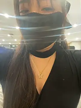 xiao-mo520 online show from 11/17/25, 11:14