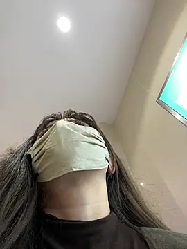 xiao-mo520 online show from 04/23/26, 12:29