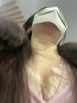 xiao-mo520 online show from 12/17/25, 12:43