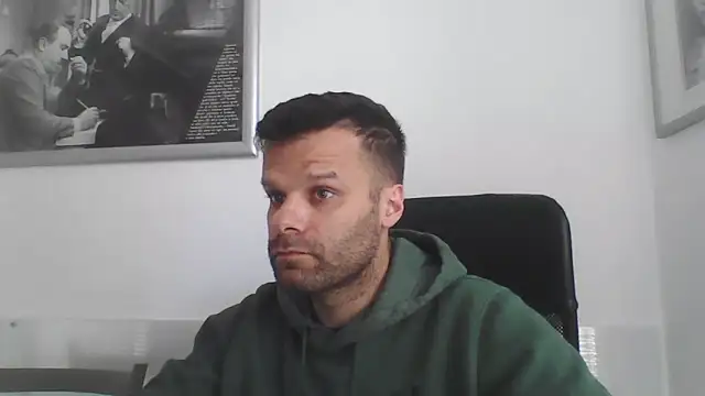 Snapshot of FROCETTO93 chatting on 04/16/26, 02:40 FROCETTO93 online show from 04/16/26, 02:40