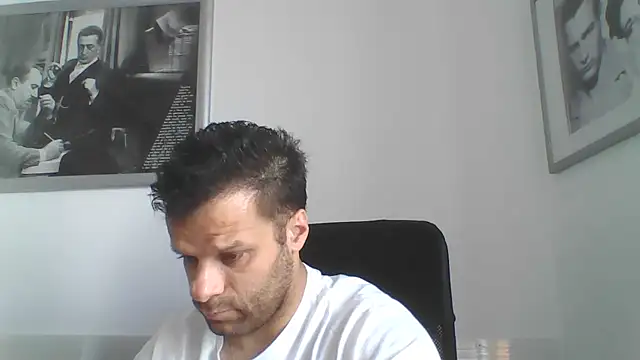 Snapshot of FROCETTO93 chatting on 06/19/26, 06:30 FROCETTO93 online show from 06/19/26, 06:30