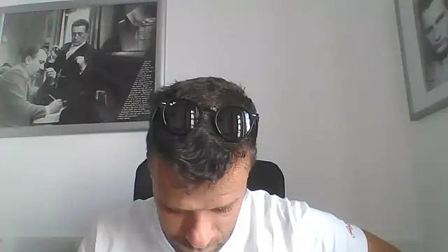 Snapshot of FROCETTO93 chatting on 06/30/26, 06:24 FROCETTO93 online show from 06/30/26, 06:24