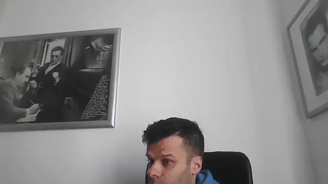 Snapshot of FROCETTO93 chatting on 02/23/26, 01:33 FROCETTO93 online show from 02/23/26, 01:33