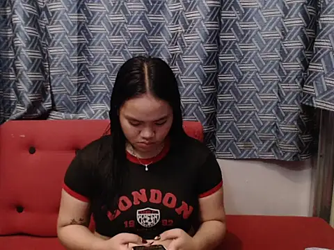 prettykrysgirl online show from 07/10/26, 10:26