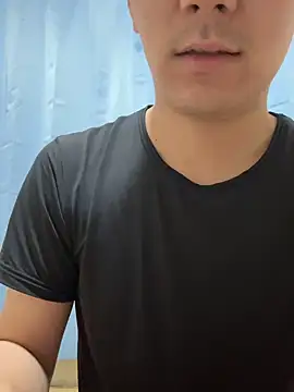 Snapshot of suzaku1229 chatting on 10/17/25, 12:18 suzaku1229 online show from 10/17/25, 12:18