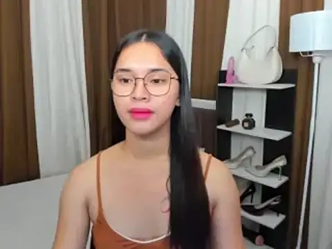 Snapshot of SeductiveAppleTS chatting on 11/23/25, 06:56 SeductiveAppleTS online show from 11/23/25, 06:56