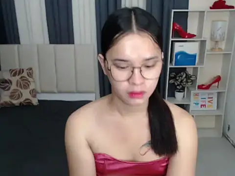 Snapshot of SeductiveAppleTS chatting on 11/30/25, 12:22 SeductiveAppleTS online show from 11/30/25, 12:22