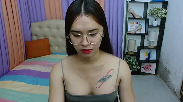 Snapshot of SeductiveAppleTS chatting on 01/11/26, 05:31 SeductiveAppleTS online show from 01/11/26, 05:31