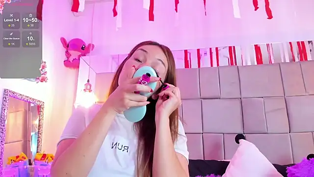 antoneella jones online show from 11/05/25, 07:39