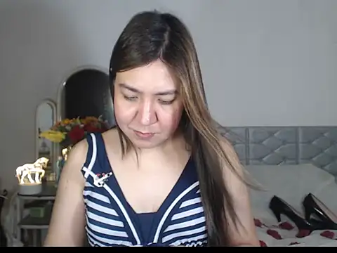 stellahugeX online show from 12/05/25, 10:03