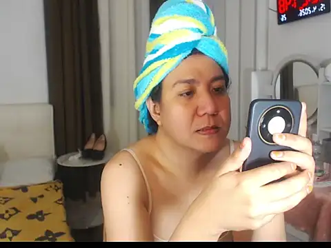 stellahugeX online show from 04/15/26, 04:29