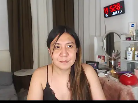 Snapshot of stellahugeX chatting on 07/04/26, 12:53 stellahugeX online show from 07/04/26, 12:53