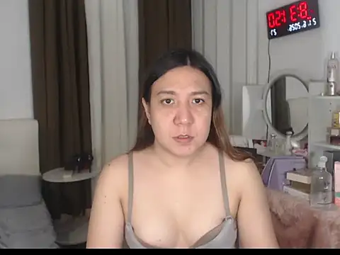 Snapshot of stellahugeX chatting on 06/21/26, 12:33 stellahugeX online show from 06/21/26, 12:33
