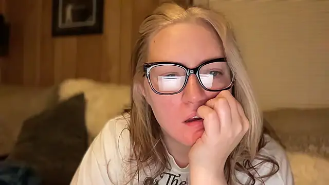 Snapshot of PefectNipz chatting on 12/01/25, 03:29 PefectNipz online show from 12/01/25, 03:29