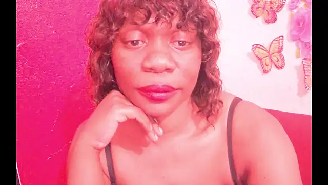 Snapshot of IndianqueenB chatting on 12/04/25, 09:30 IndianqueenB online show from 12/04/25, 09:30