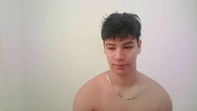 Snapshot of zeus_181 chatting on 06/14/26, 01:45 zeus 181 online show from 06/14/26, 01:45