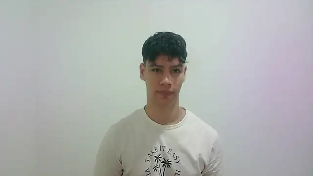Snapshot of zeus_181 chatting on 09/30/25, 12:05 zeus 181 online show from 09/30/25, 12:05