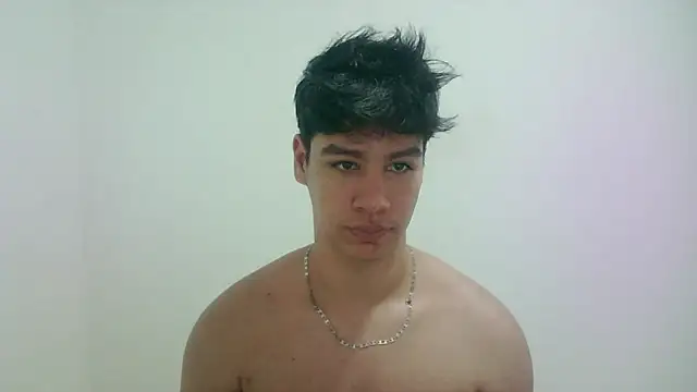 Snapshot of zeus_181 chatting on 06/20/26, 01:54 zeus 181 online show from 06/20/26, 01:54
