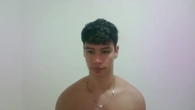 Snapshot of zeus_181 chatting on 10/17/25, 12:25 zeus 181 online show from 10/17/25, 12:25