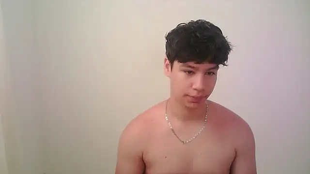 Snapshot of zeus_181 chatting on 05/12/26, 02:45 zeus 181 online show from 05/12/26, 02:45