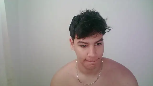Snapshot of zeus_181 chatting on 06/11/26, 11:18 zeus 181 online show from 06/11/26, 11:18