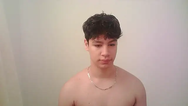 Snapshot of zeus_181 chatting on 05/06/26, 03:05 zeus 181 online show from 05/06/26, 03:05
