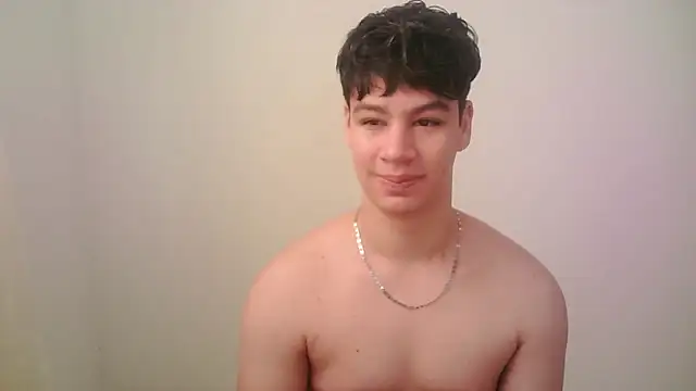 Snapshot of zeus_181 chatting on 04/18/26, 02:19 zeus 181 online show from 04/18/26, 02:19