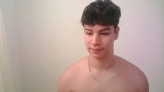 Snapshot of zeus_181 chatting on 06/17/26, 07:35 zeus 181 online show from 06/17/26, 07:35