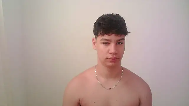 Snapshot of zeus_181 chatting on 05/31/26, 12:44 zeus 181 online show from 05/31/26, 12:44