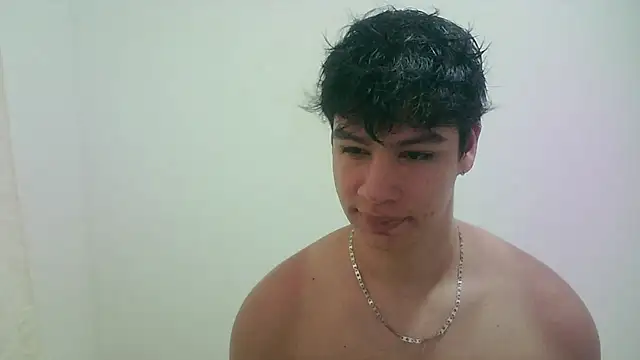 Snapshot of zeus_181 chatting on 07/08/26, 10:54 zeus 181 online show from 07/08/26, 10:54