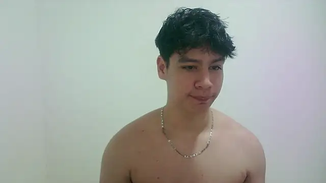 Snapshot of zeus_181 chatting on 04/27/26, 04:10 zeus 181 online show from 04/27/26, 04:10
