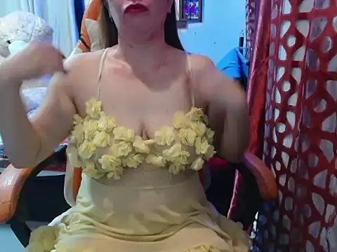 Snapshot of VerySexyCeline chatting on 09/28/25, 10:17 VerySexyCeline online show from 09/28/25, 10:17