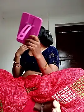 Snapshot of Payal-0143 chatting on 09/18/25, 11:24 Payal-0143 online show from 09/18/25, 11:24