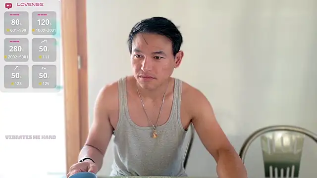 Snapshot of AsianBoy_WhiteDaddy chatting on 06/19/26, 04:40 AsianBoy WhiteDaddy online show from 06/19/26, 04:40