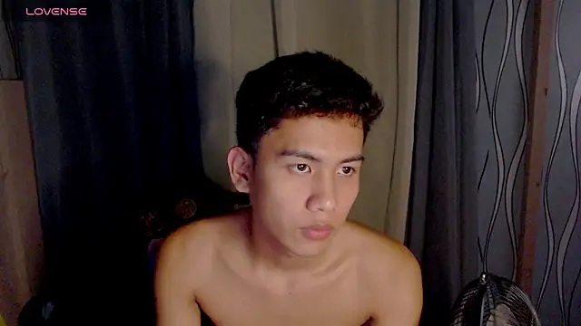 Demure Asian143 online show from 02/06/26, 08:43