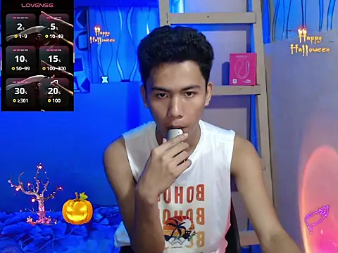 Demure Asian143 online show from 11/03/25, 10:52