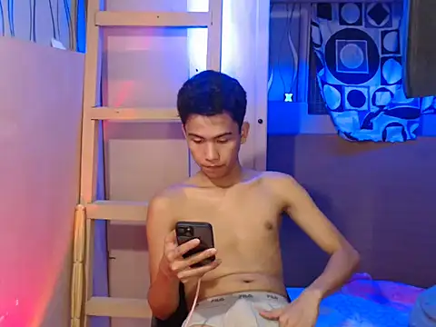 Demure Asian143 online show from 10/24/25, 09:52