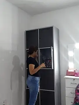 Snapshot of Merybeks chatting on 10/11/25, 10:38 Merybeks online show from 10/11/25, 10:38