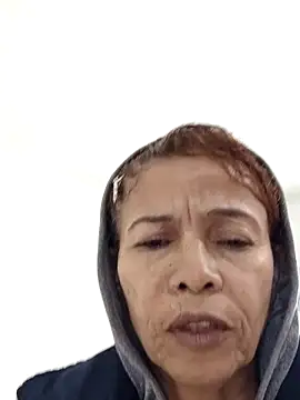 Snapshot of Merybeks chatting on 10/03/25, 10:39 Merybeks online show from 10/03/25, 10:39